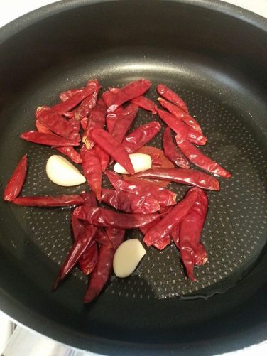 chiles-garlic